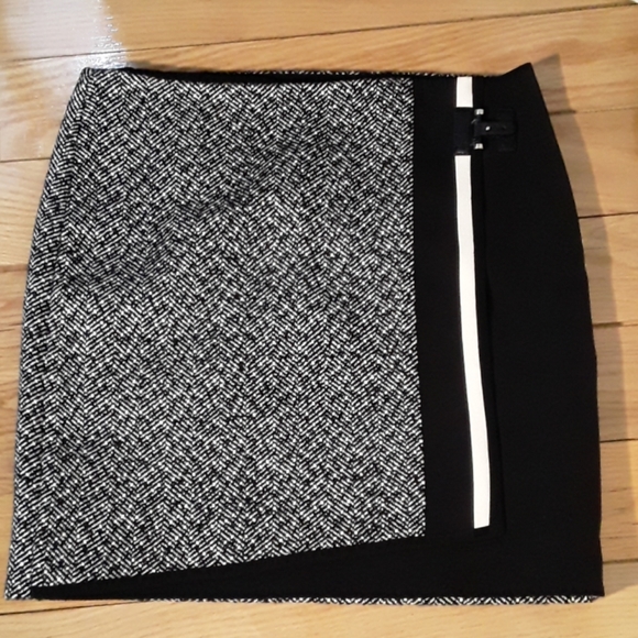 White House Black Market Dresses & Skirts - WHBM Pencil Skirt NWOT